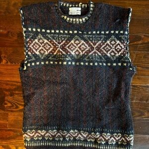 Men's Crewneck Sweater in Navy and Burgundy